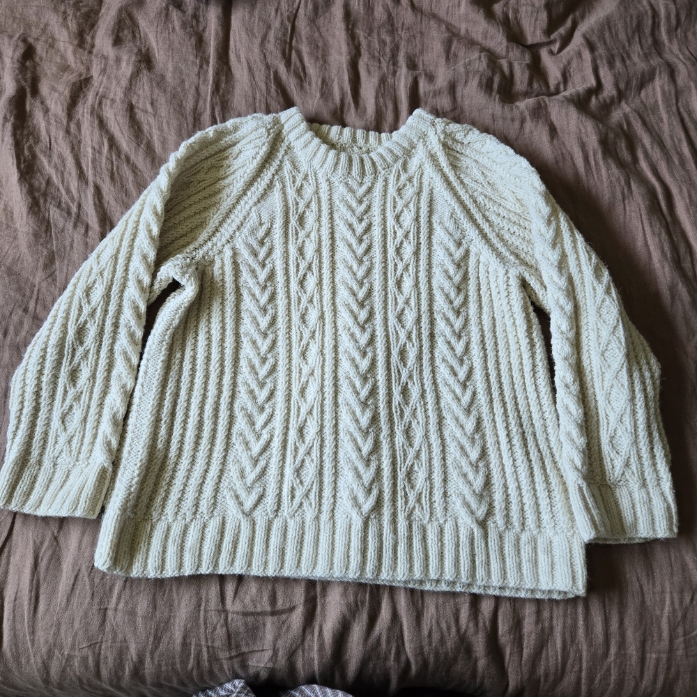 100% Wool Cableknit Sweater From Scotland